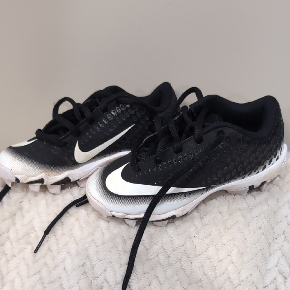 Nike Kids Black and White Sneakers